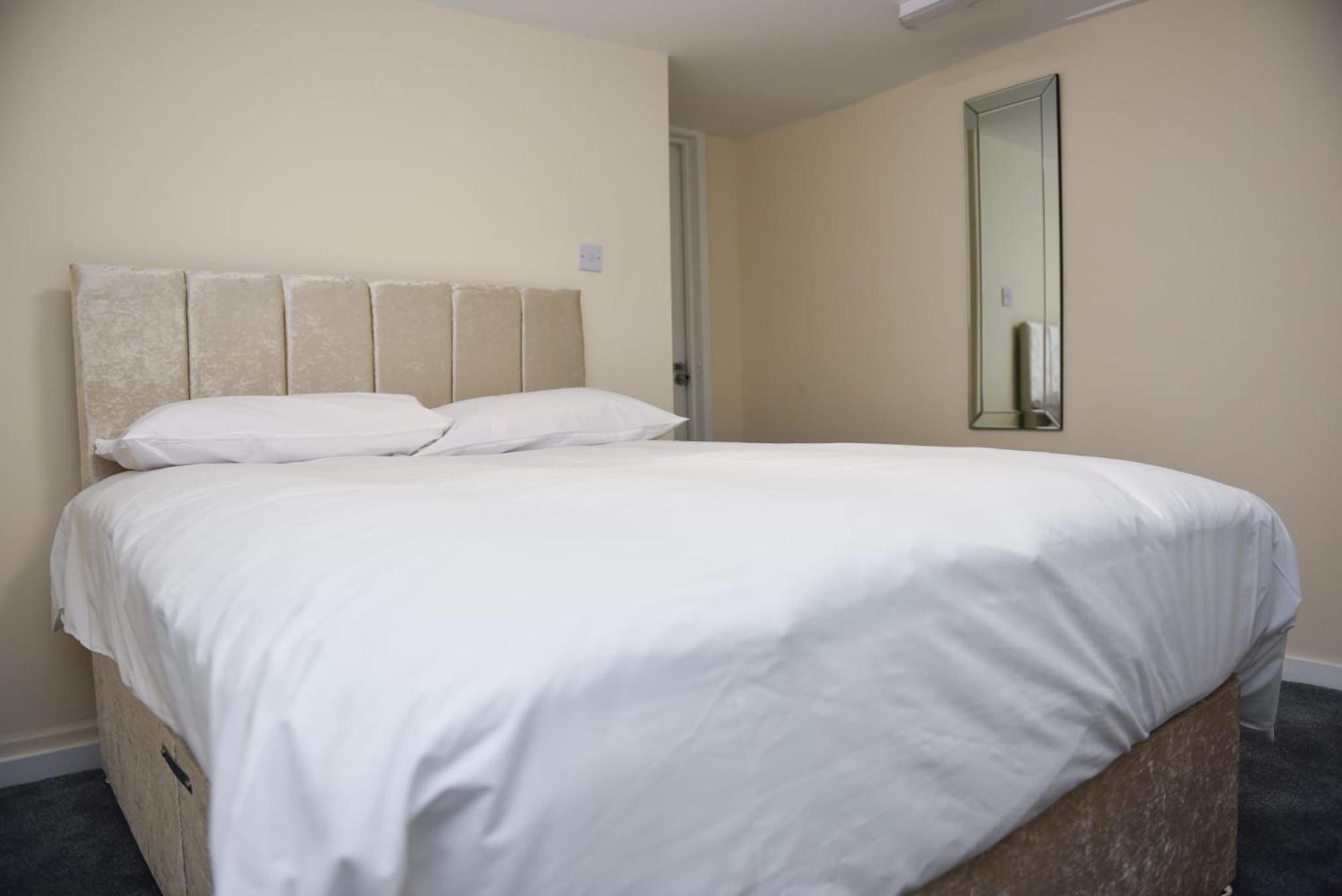 Zaheer'S Hotel Baldock Zewnętrze zdjęcie