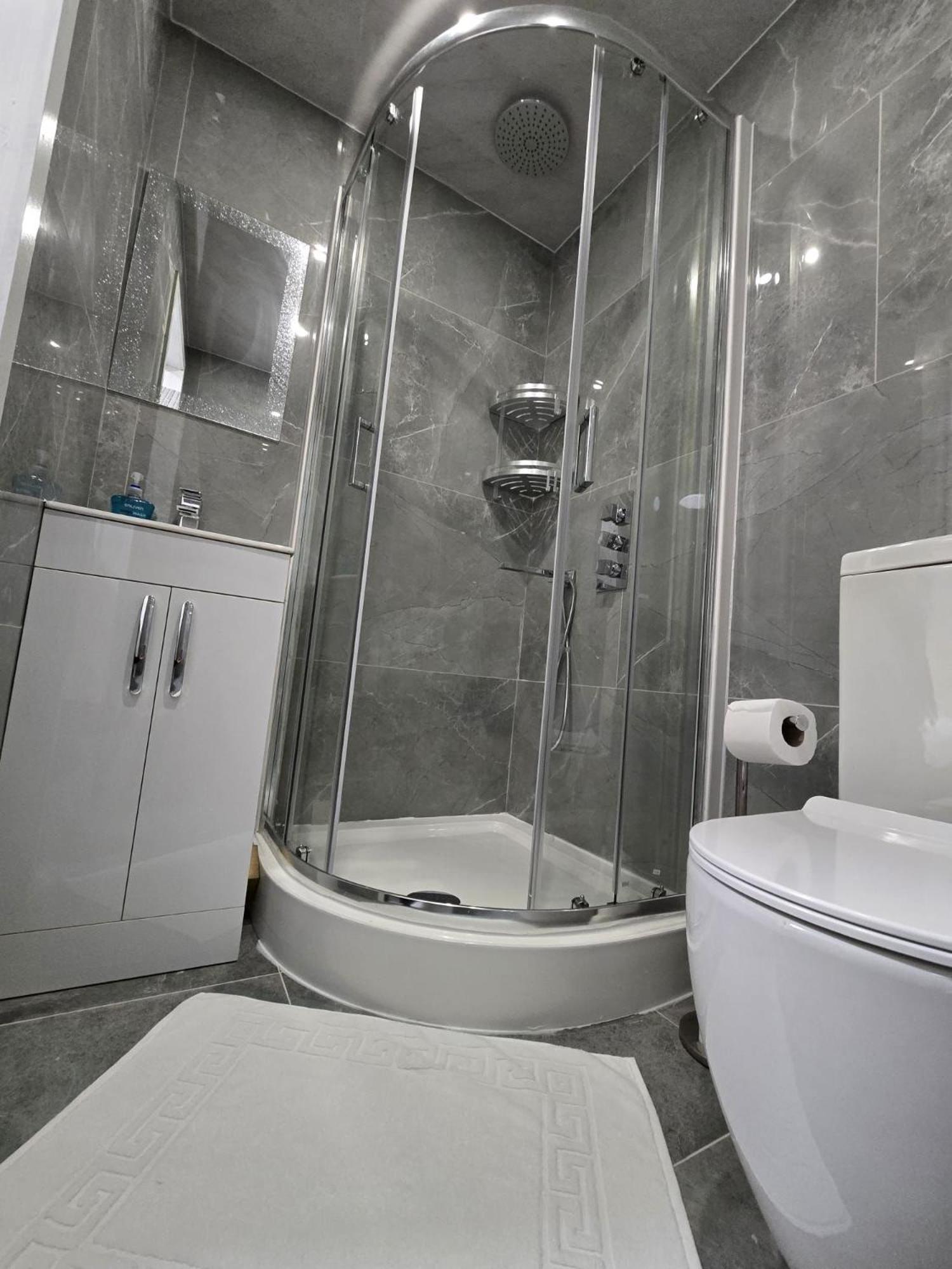 Zaheer'S Hotel Baldock Zewnętrze zdjęcie
