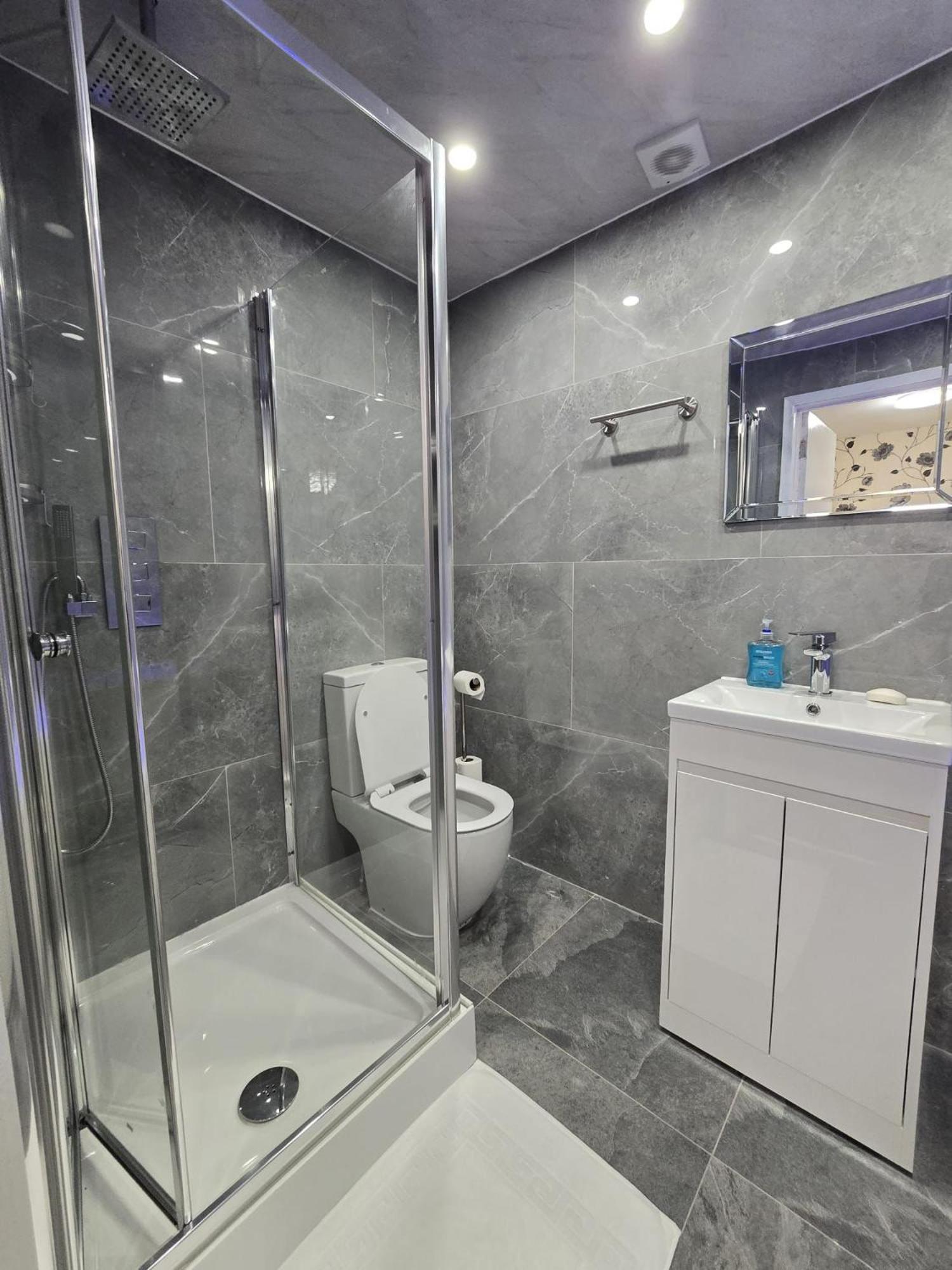 Zaheer'S Hotel Baldock Zewnętrze zdjęcie
