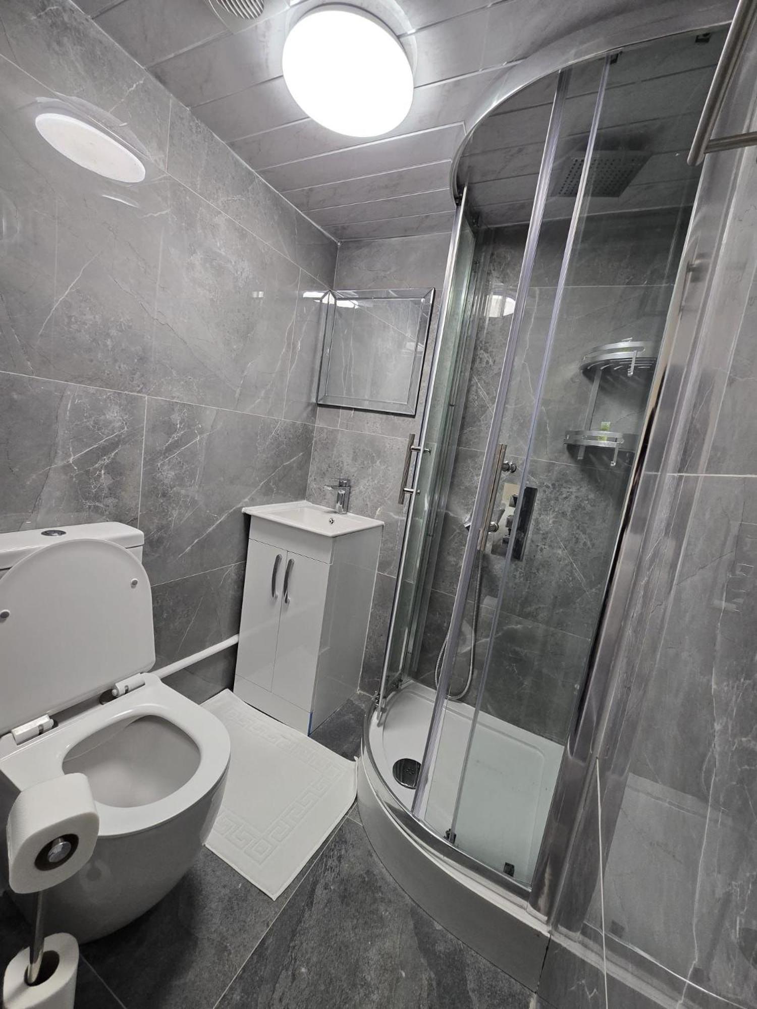 Zaheer'S Hotel Baldock Zewnętrze zdjęcie